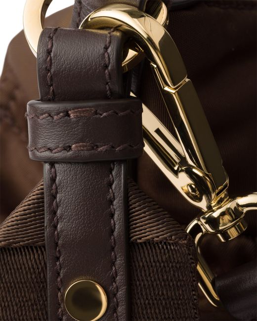 Borsa Explore Large di Prada in Brown