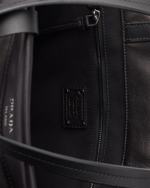 Borsa Shopping Route Large di Prada in Black