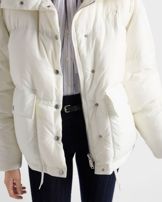 Prada White Daunenjacke Aus Weichem Stoff Mit Kapuze Und Mittlerem Gewicht