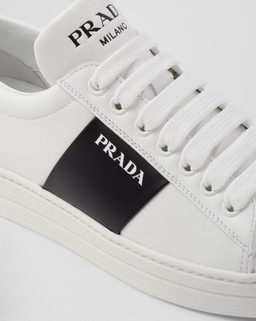 Sneakers Stringate In Pelle Con Logo di Prada in White