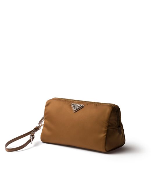 Pouch Mediano De Re-Nylon, Mujer Prada de color Brown