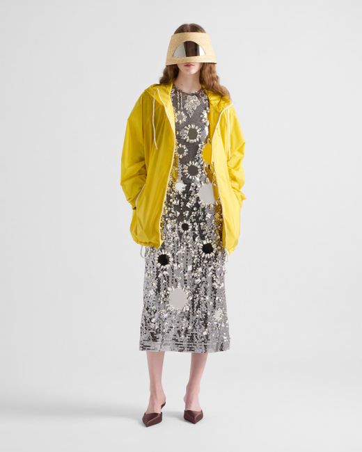 ジャケット Prada Yellow raincoat in lightweight Re-Nylon Citron Yellow Lightweight Re-Nylon rain jacket | PRADA
