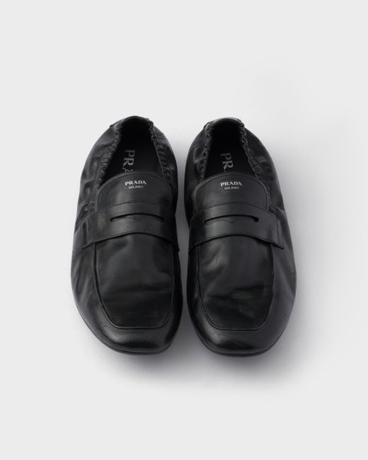 Mocassins En Cuir Effet Vieilli Shuffle Prada pour homme en coloris White