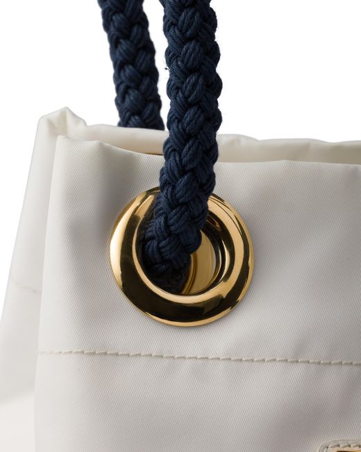 Bolso Saco Mariner De Re-Nylon Pequeño, Mujer Prada de color White