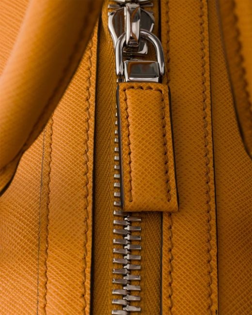 Borsa Da Viaggio di Prada in Brown