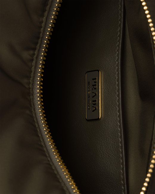 Borsa Explore Small di Prada in Black