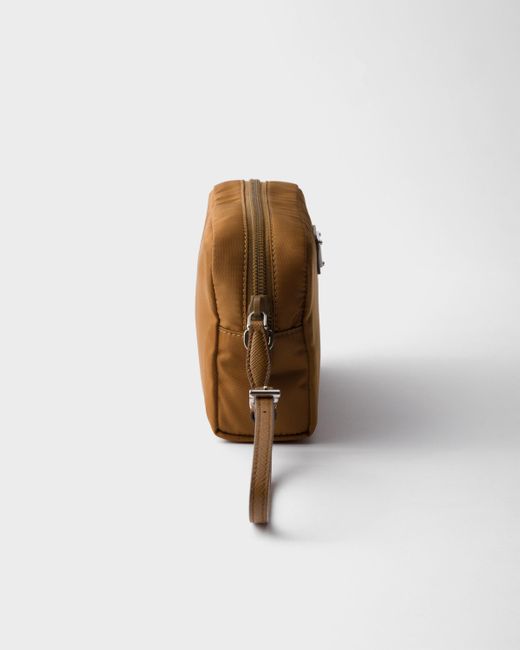 Prada Brown Kleine Pouch Aus Re-Nylon