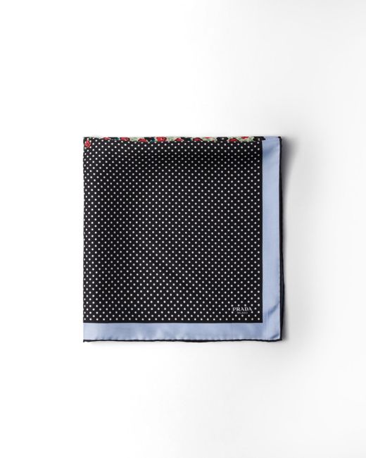 Pañuelo En Sarga De Seda Estampada De 55 X 55 Cm Prada de color Black