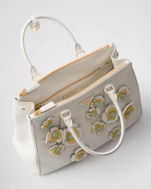 Prada White Große Galleria Tasche Aus Leder Mit Blumenapplikationen