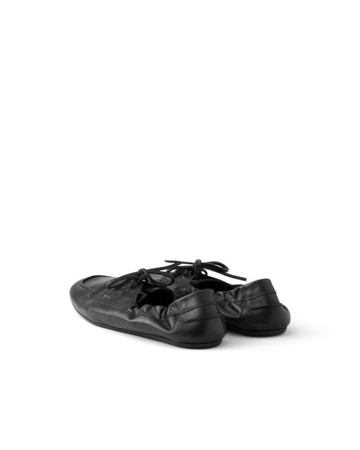 Scarpe Stringate Shuffle di Prada in White da Uomo