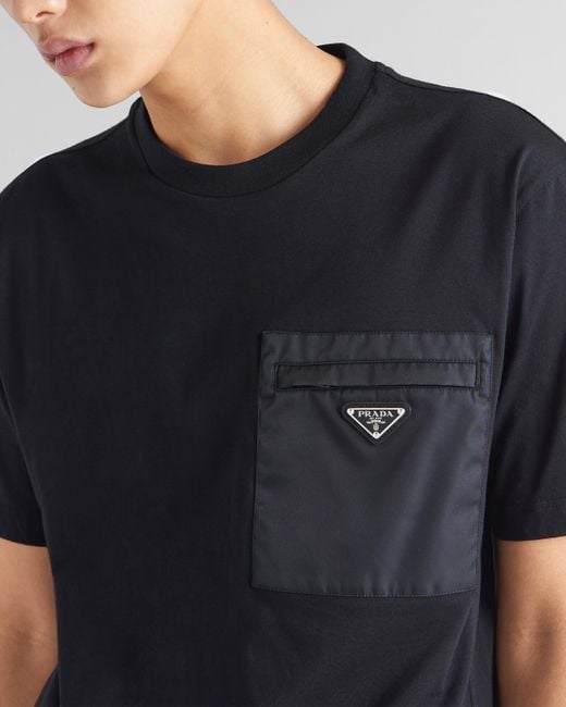 T-shirt à patch logo Prada pour homme en coloris Black