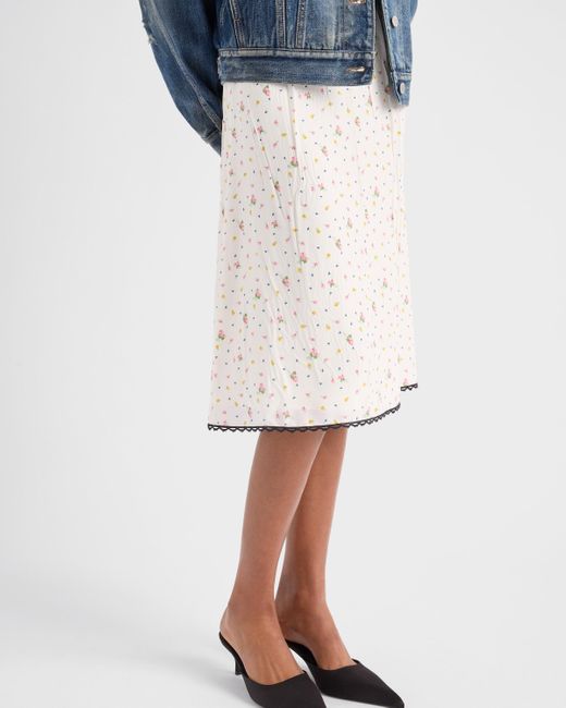 Jupe En Pongé À Imprimé Fleurs Prada en coloris White