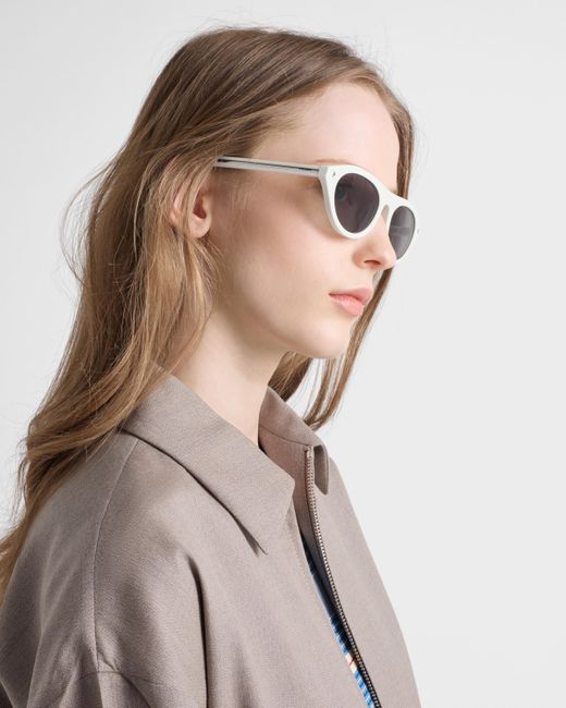 Prada Sunglasses With The Iconic Metal Plaque in White | Lyst display picture 3