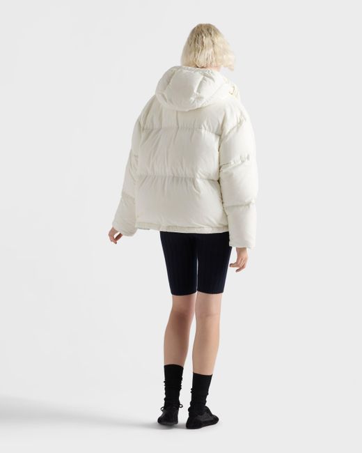 Prada White Daunenjacke Aus Weichem Stoff Mit Kapuze Und Mittlerem Gewicht