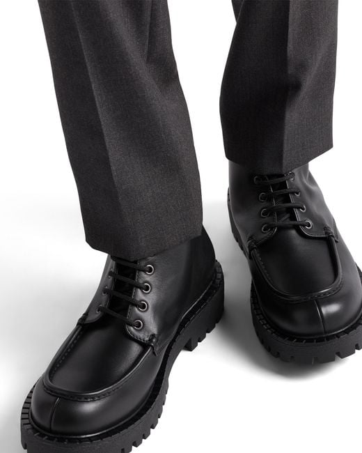 Stivaletti Stringati di Prada in Black da Uomo