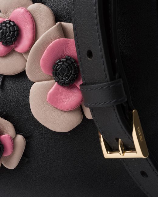 Prada Black Große Galleria Tasche Aus Leder Mit Blumenapplikationen