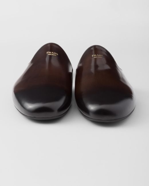 Pantoufles En Cuir Brossé Prada pour homme en coloris White