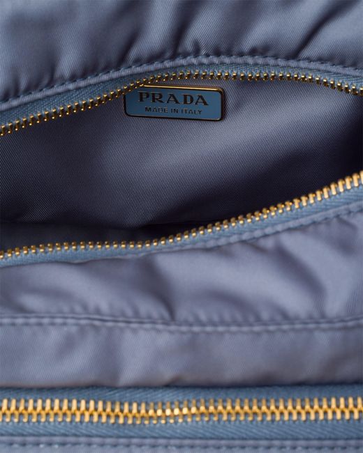 Borsa Explore Medium di Prada in Blue