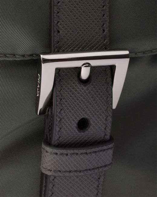 Mochila Mediana De Re-Nylon, Mujer Prada de color Black