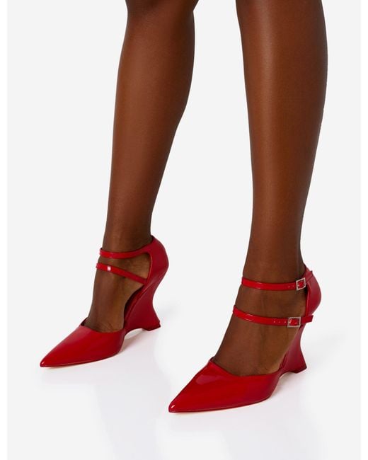 Pointed toe store wedge heel