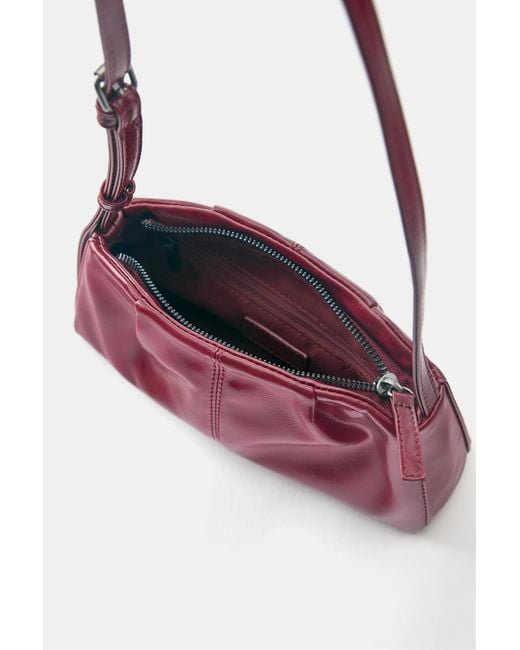 Borsa A Spalla Pieghe di Pull&Bear in Black