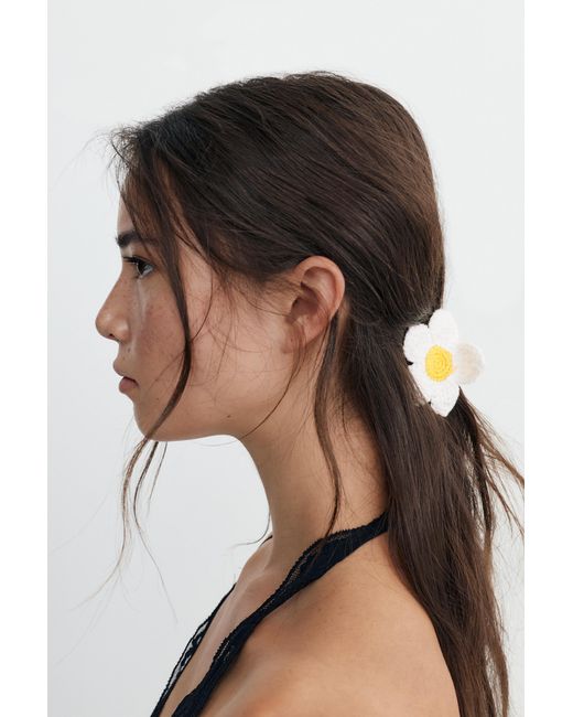 Fermaglio Fiore Crochet di Pull&Bear in White
