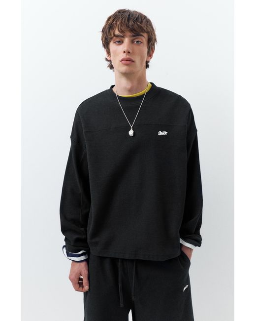 Pull&Bear Black Stwd Round Neck Sweatshirt for men