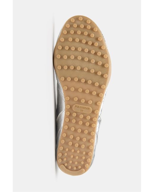 Sneakers Metallizzate di Pull&Bear in Gray