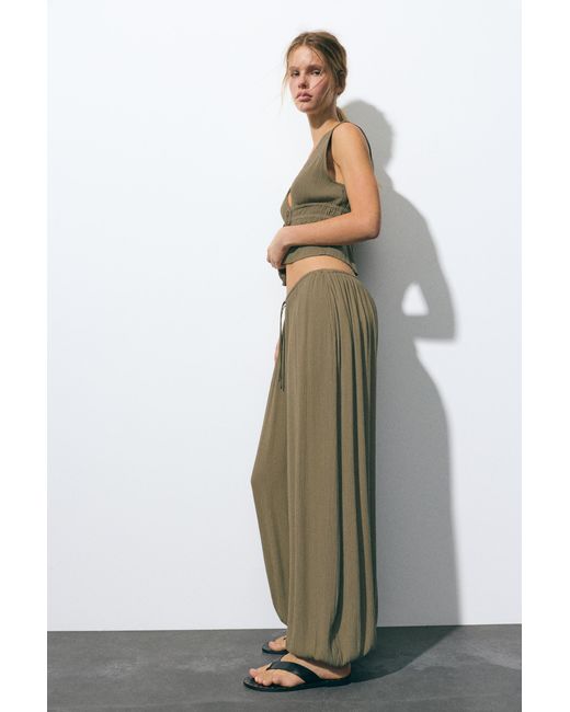 Pull&Bear Mousseline Pofbroek in het Green