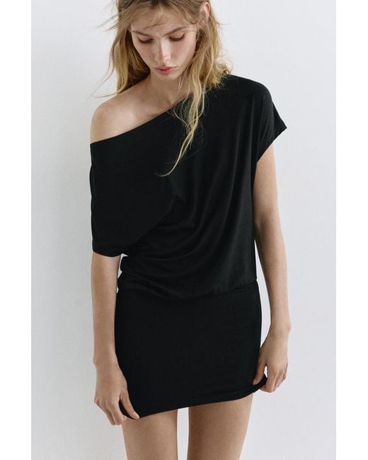 Robe Courte Asymétrique Pull&Bear en coloris Black