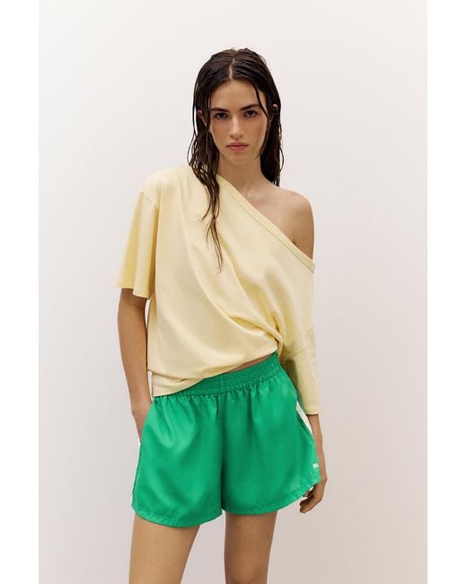 Pull&Bear Sportieve Bermuda Met Zijstrepen in het Green