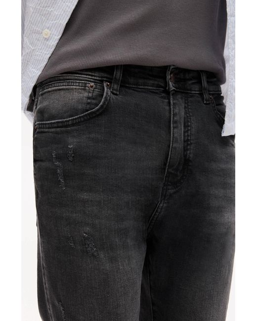 Pull&Bear Carrot Fit Jeans Zierrisse in White für Herren