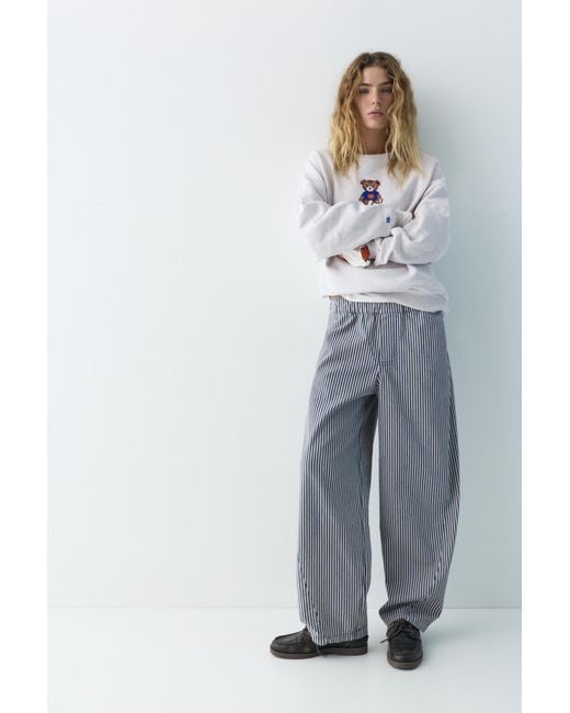 Felpa Collo Rotondo Orso di Pull&Bear in Gray