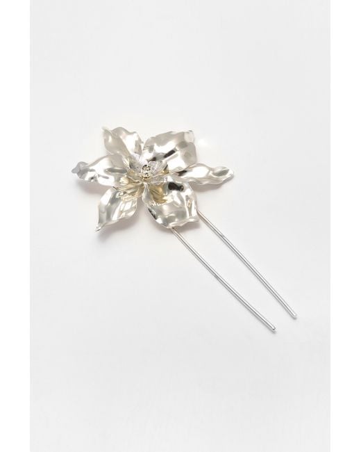 Pull&Bear White Flower Fur Clip