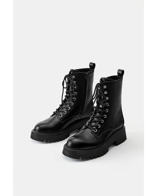 Pull&Bear Black Flache Schnürstiefeletten