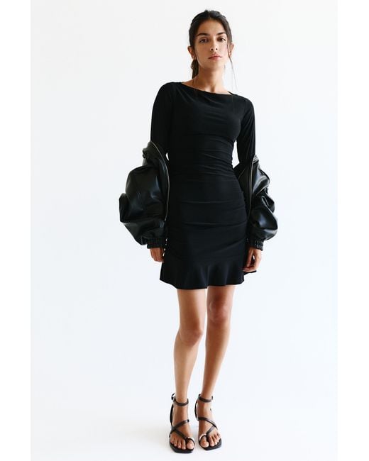 Robe Courte Froncée Pull&Bear en coloris Black