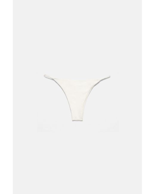 Bas De Bikini À Boutons Pull&Bear en coloris White