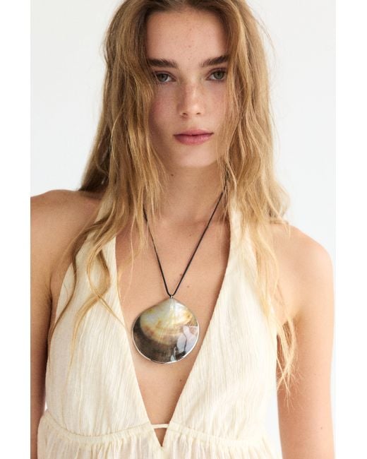 Maxi Collana Con Conchiglie di Pull&Bear in White