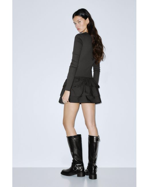 Vestito Corto Combinato Con Volant di Pull&Bear in Black