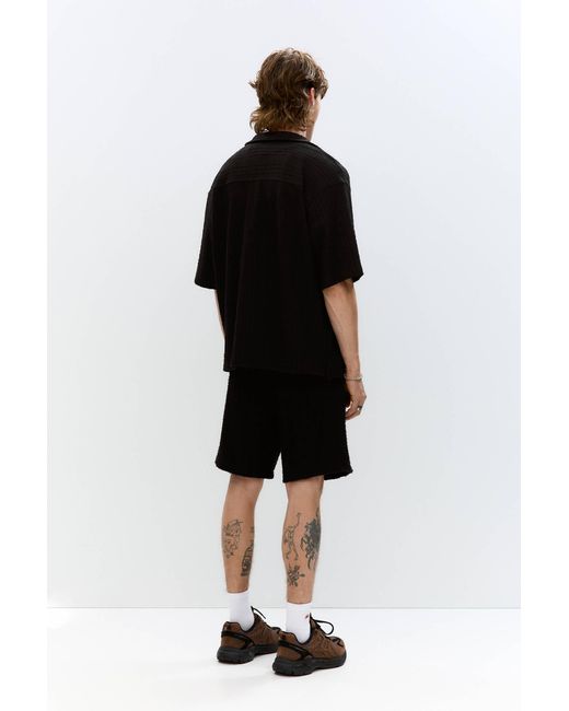 Pull&Bear Hemd Mit Strukturmuster Und Kurzen Ärmeln in Black für Herren