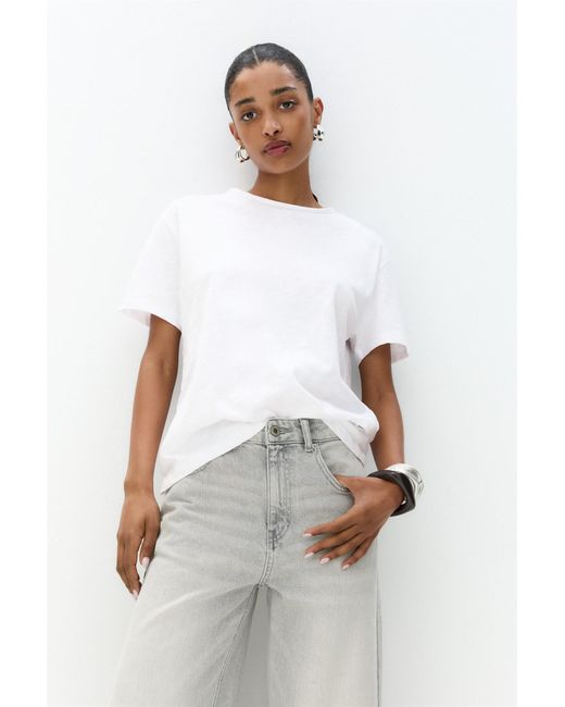 Pull&Bear White T-Shirt With Unfinished Trims