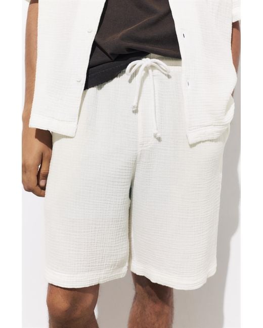 Pull&Bear Natural Crinkle Jogger Bermuda Shorts for men