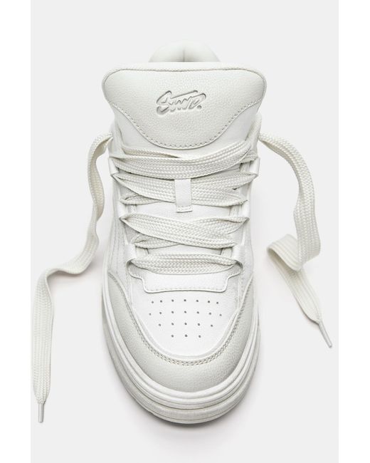Pull&Bear White Stwd Distressed Skate Trainers for men