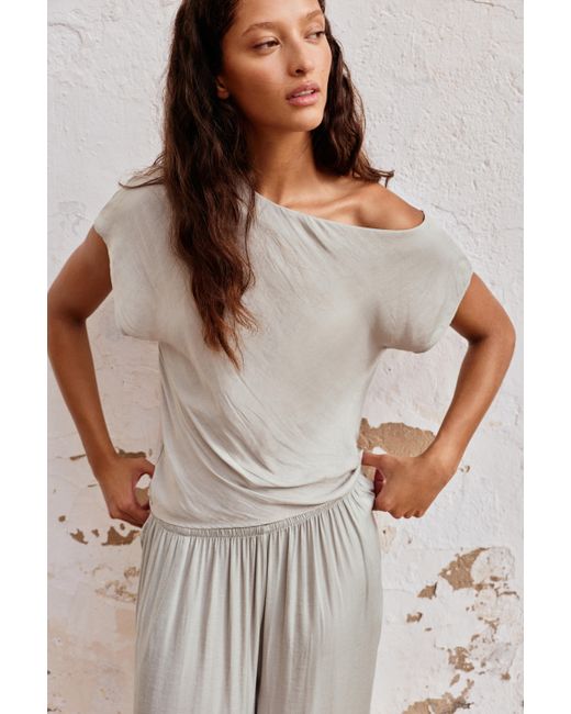 Top Asymétrique Pull&Bear en coloris Gray