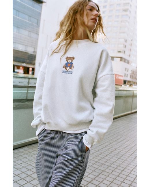 Felpa Collo Rotondo Orso di Pull&Bear in Gray