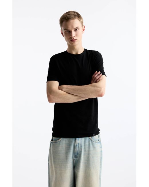 Pull&Bear Black Slim Fit Short Sleeve T-Shirt for men