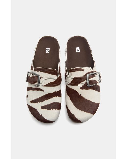 Pull&Bear Gray Cowhide Fur Buckle Clogs