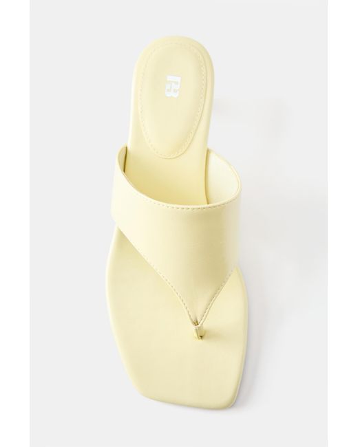 Pull&Bear White Heeled Sandals With Toe Loop