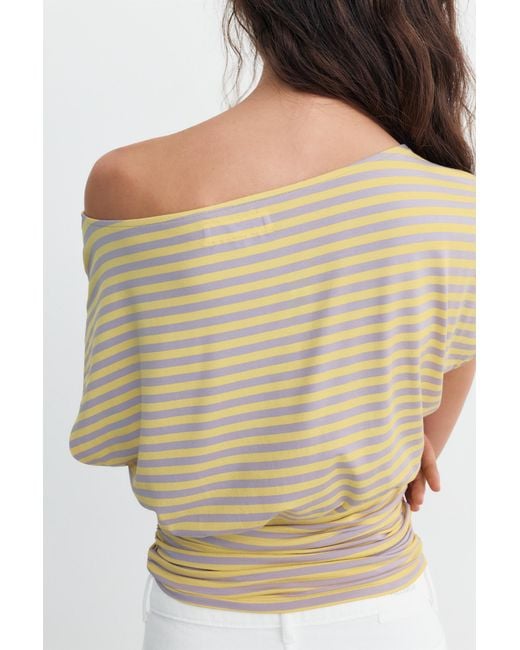 Pull&Bear Natural Asymmetric Short Sleeve T-Shirt