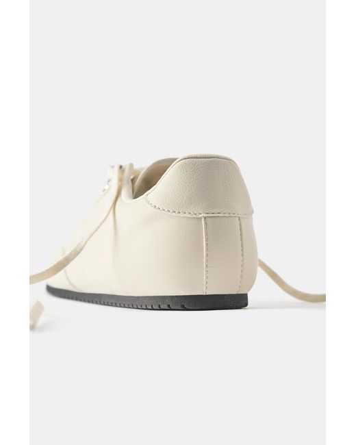 Pull&Bear Bowling Sneakers in het White